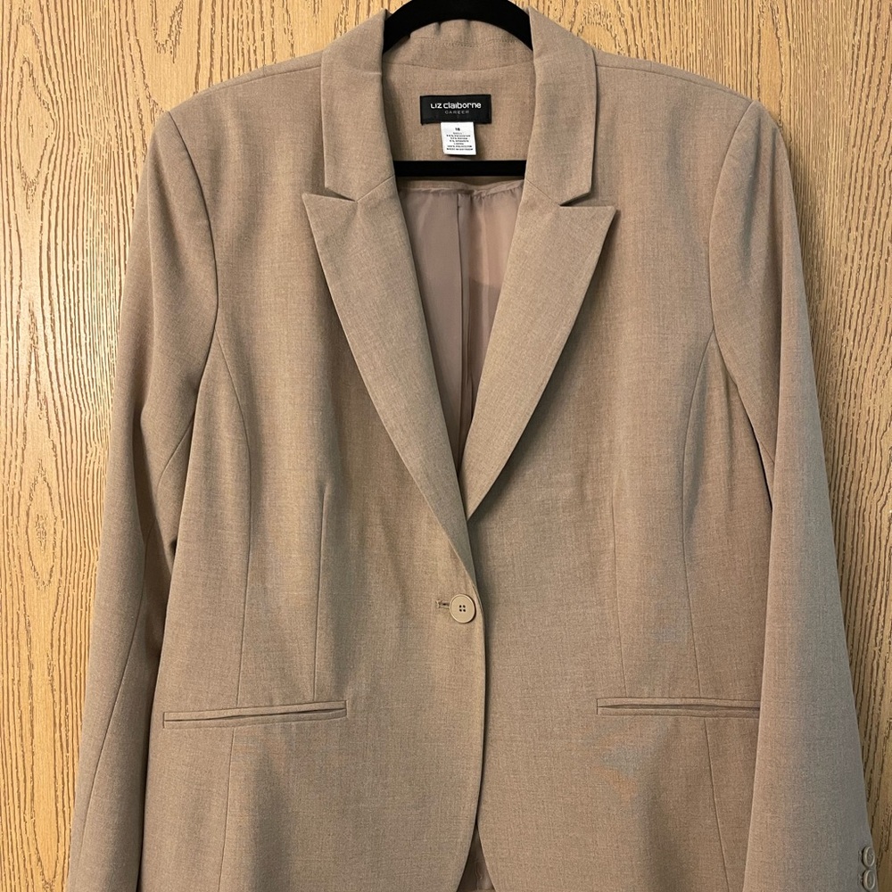 Liz Claiborne Tan Women’s Blazer